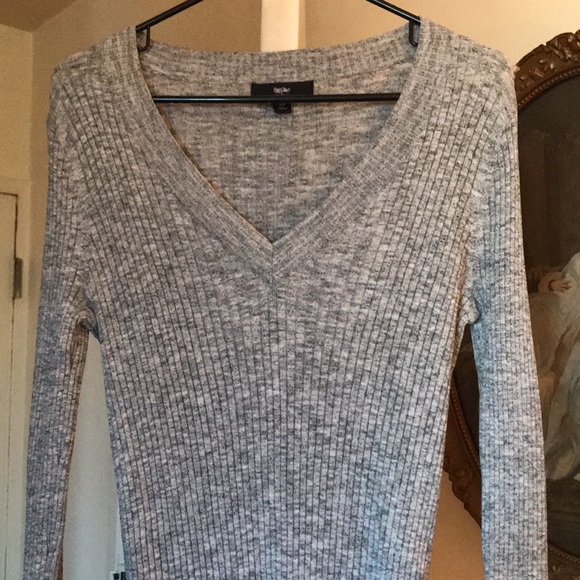 🖤🤍Mossimo gray sweater top🤍🖤 - Picture 2 of 6